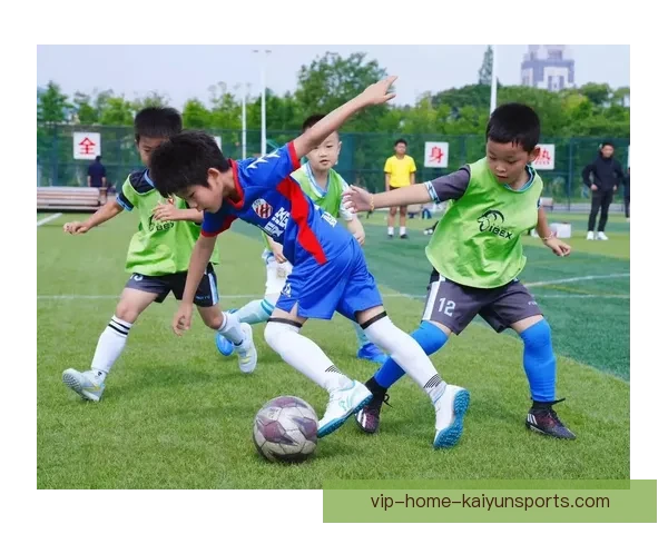 激情四溢足球盛宴实时直播精彩瞬间不容错过带你感受最震撼的赛场氛围